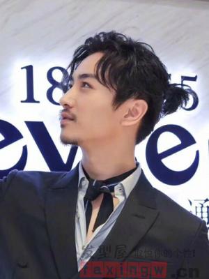 最新?tīng)C發(fā)男士,最新?tīng)C發(fā)男士時(shí)尚潮流指南