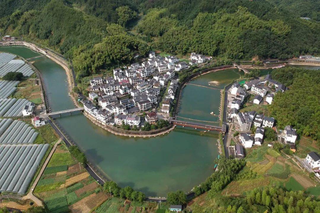 2024年澳門正版免費資料|權(quán)斷釋義解釋落實,探索澳門正版資料的世界與權(quán)斷釋義的深度解讀——落實行動的重要性