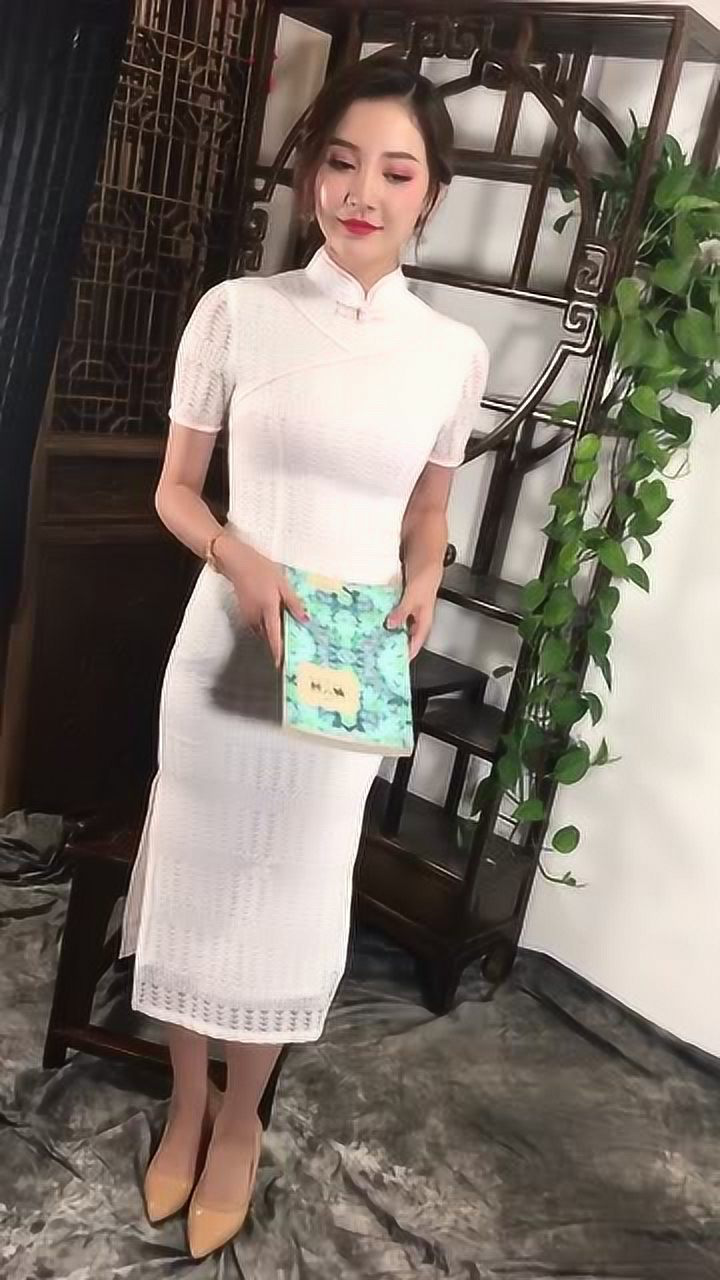 白小姐449999精準(zhǔn)一句詩，探索美麗與智慧的交融