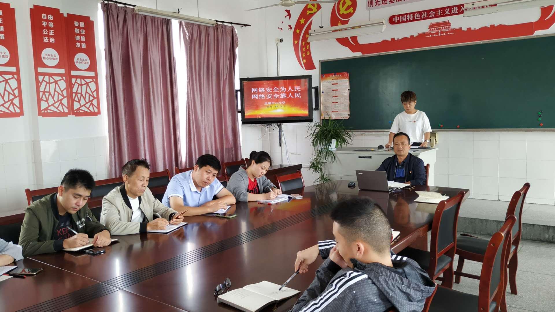 色情內(nèi)容是不合法的，違反我國相關(guān)的法律法規(guī)。我們應(yīng)該遵守法律和道德準則，遠離色情內(nèi)容。如果有其他有益身心的娛樂需求，可以尋找一些正規(guī)的平臺或文化活動，例如觀看電影、參加體育運動、學習繪畫或音樂等。這些活動不僅能夠提供娛樂，還能夠提升個人技能和促進社交互動。同時，我們也應(yīng)該保持對互聯(lián)網(wǎng)的安全警惕，避免點擊不明鏈接或訪問不良網(wǎng)站，以免遭受網(wǎng)絡(luò)欺詐或個人信息泄露等風險。讓我們共同維護一個健康、積極、和諧的互聯(lián)網(wǎng)環(huán)境。